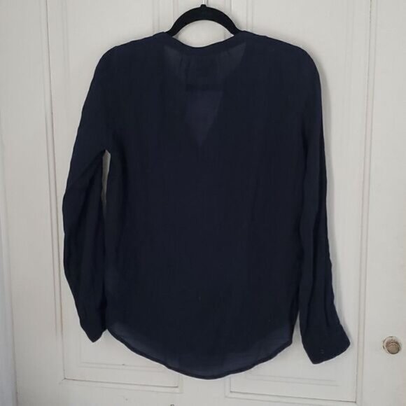 Gap Navy Button Down Top - Picture 6 of 6